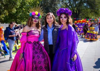 Dedica Guadalupe Altar de Muertos a Chabelo