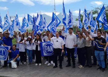 “Pintan” Monterrey de azul y blanco en apoyo a Xóchitl