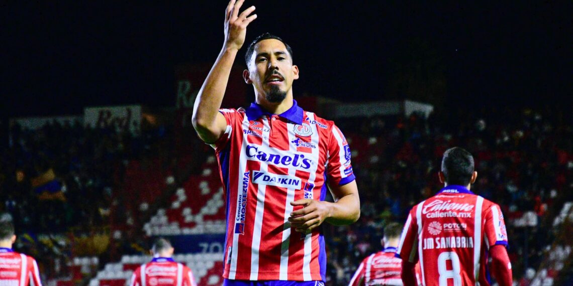 Rayados debuta con el pie izquierdo