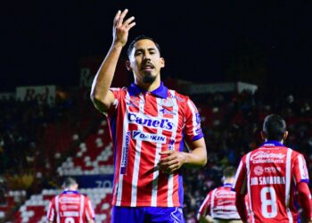 Rayados debuta con el pie izquierdo