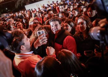 Con carnita asada Samuel hace campaña en Saltillo