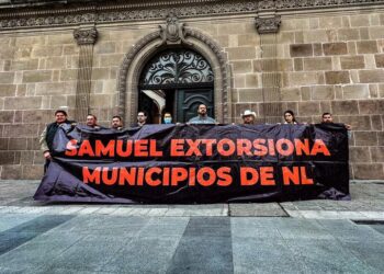 Alcaldes vuelven a protestar, Samuel los llama payasos