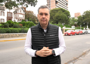 Exhibe Waldo Fernández abandono de obras en Monterrey