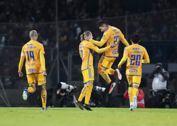 Pone Tigres una “garra” en la final