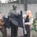Reinstalan estatua de Piporro