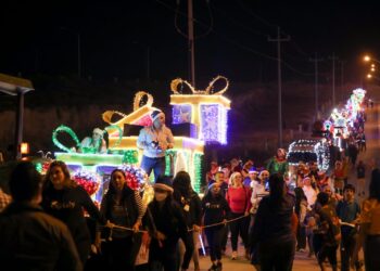 Prepara Pesquería desfiles de Navidad