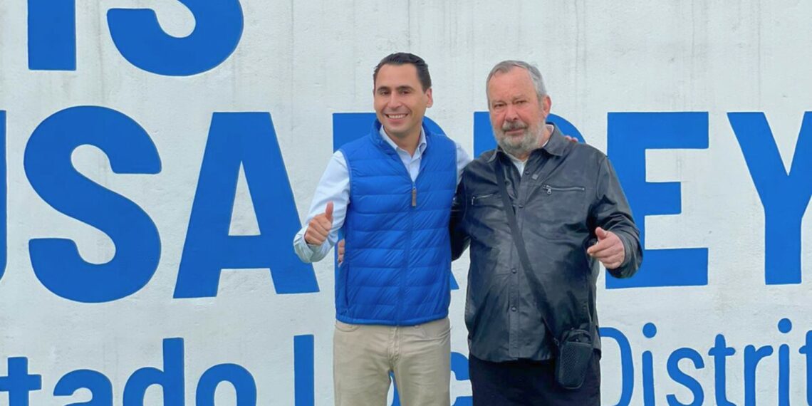 Susarrey se une a Mauricio; no contenderá por San Pedro