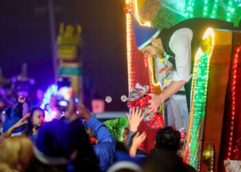 Pesquería mantiene vivo el espíritu navideño