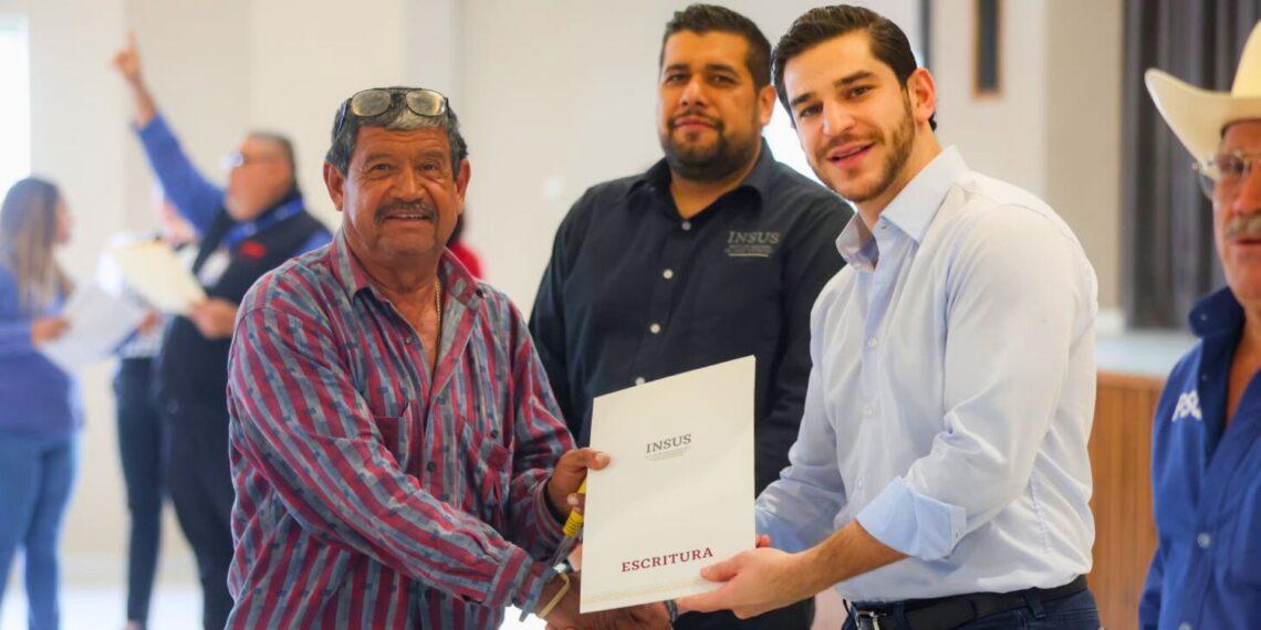 Adelantan Navidad a familias de Valles de Pesquería