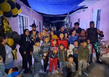 “Hacen la lucha” de llevar felicidad a niños de Escobedo