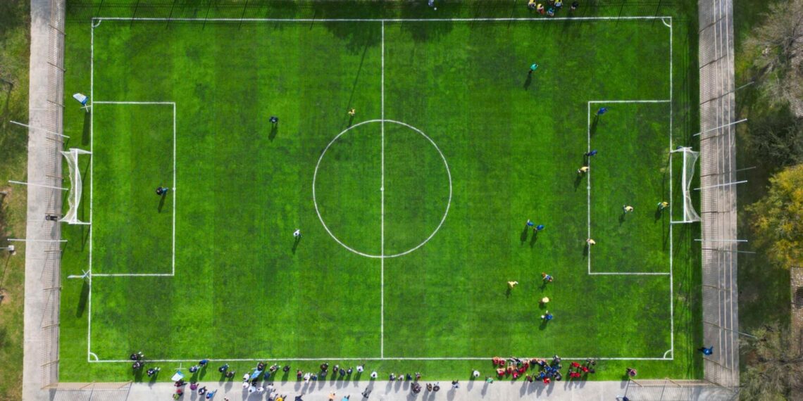 Reconstruye Tigres cancha en San Nicolás