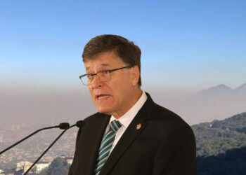 Suma 82 empresas contra contaminación, Pemex se resiste