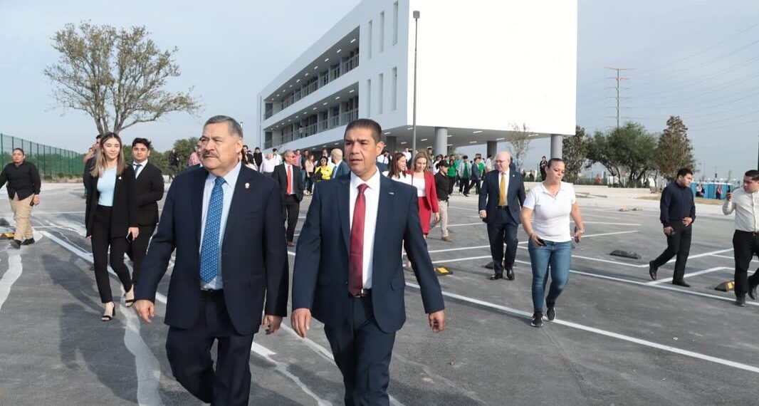 Inauguran en Juárez Unidad Académica de la UANL