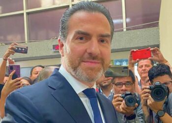 Lanza Adrián de la Garza advertencia a Samuel