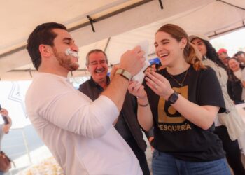 Celebra “Pato” Lozano su cumpleaños haciendo limpieza