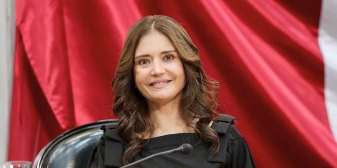 Alhinna regresa al Congreso y estabiliza ventaja de oposición