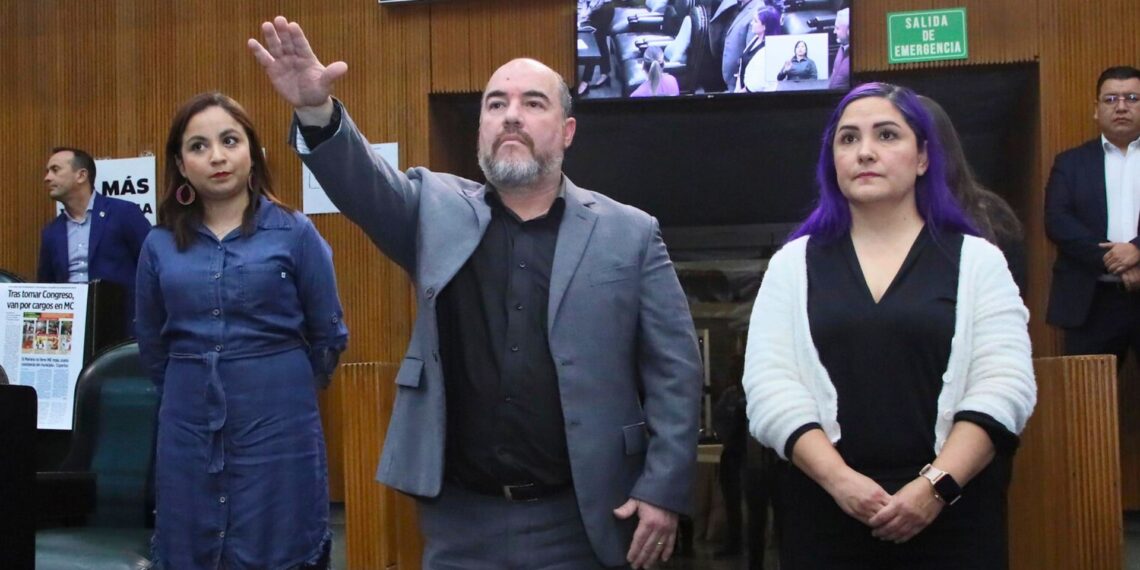 ¡Al fin sesionan!… y toman protesta a diputado de MC