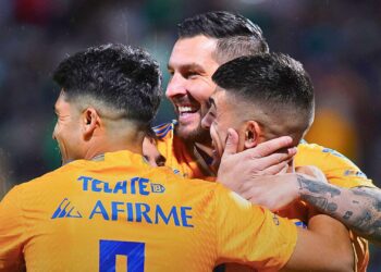 Doblete de Brunetta y Tigres golea a Santos