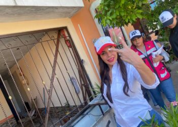 Promete Karina Barrón dignificar a los “Héroes sin Capa”