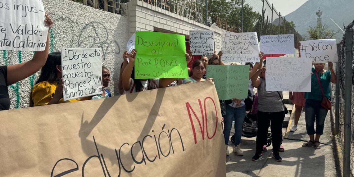 Maestros denuncian al alcalde Jesús Nava