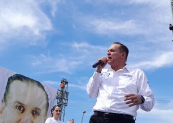 Miguel Lozano inicia campaña por alcaldía de Pesquería