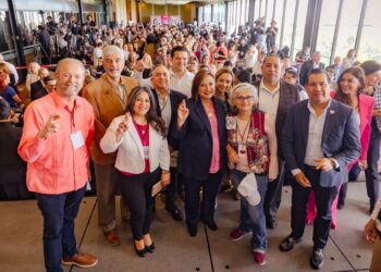 Xóchitl promete cerrar Refinería de Cadereyta