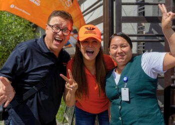 Inicia Brenda Bezares su campaña con el pie derecho