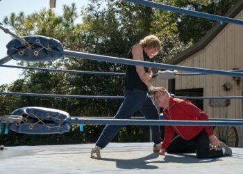“Garra de Hierro”: Zac Efron gana sobre el ring su regreso estelar