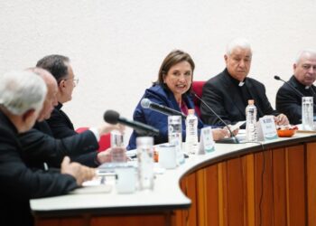 Pide Xóchitl a contrincantes conducirse con la verdad