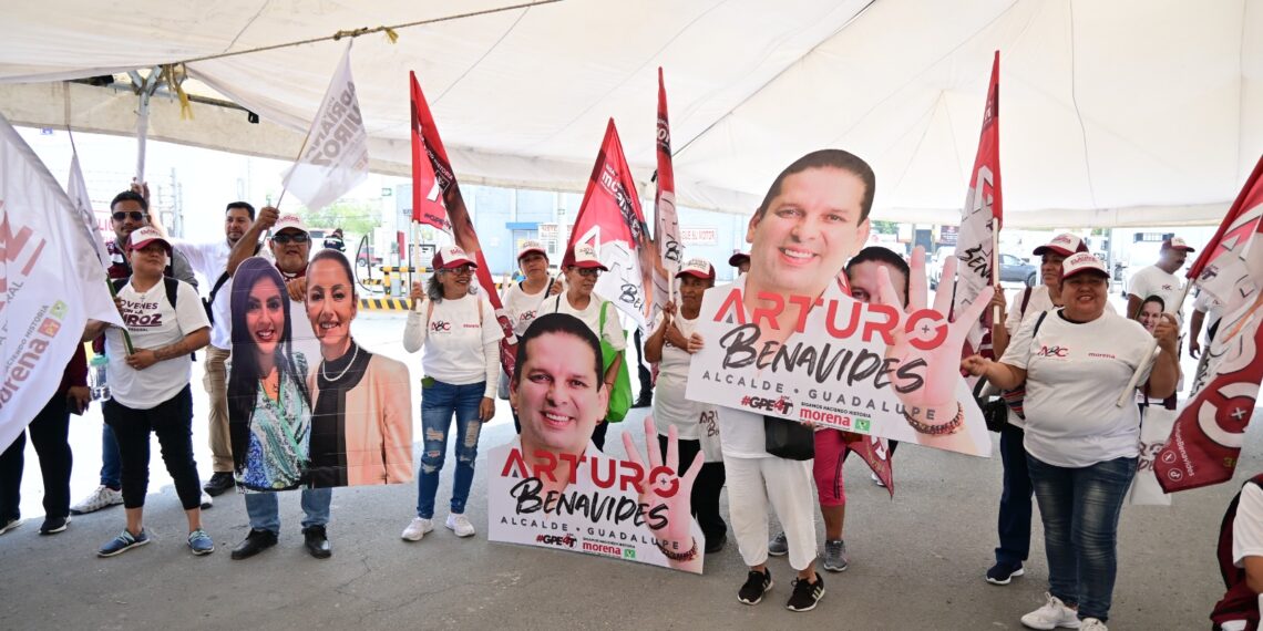 Planea Arturo Benavides disminuir tráfico con puente vehicular