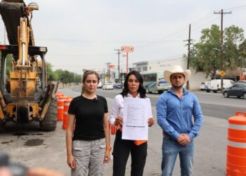 Denuncia MC que baches en San Nicolás no se acaban pese a gasto millonario.