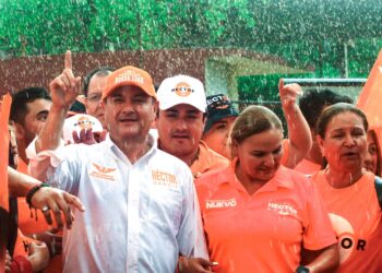 Héctor García se compromete a renovar drenaje en Guadalupe