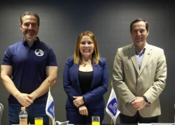 Presenta Adrián de la Garza a industriales sus proyectos para el Gobierno de Monterrey