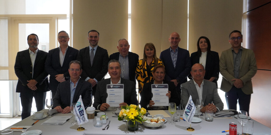 Waldo y Judith dialogan con empresarios independientes de Nuevo León