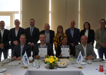 Waldo y Judith dialogan con empresarios independientes de Nuevo León