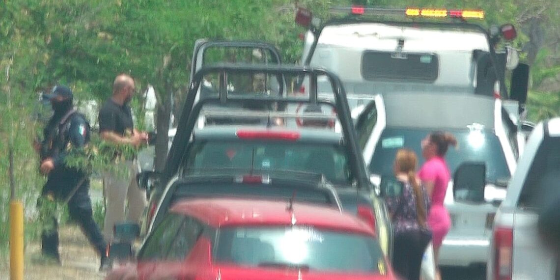 Reprime policía de Santa Catarina a panista