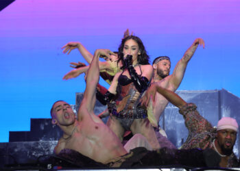 Danna Paola conquista a regios en el MacroFest