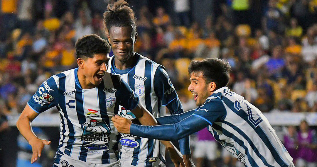 Tuzos exhiben a Tigres en el Volcán
