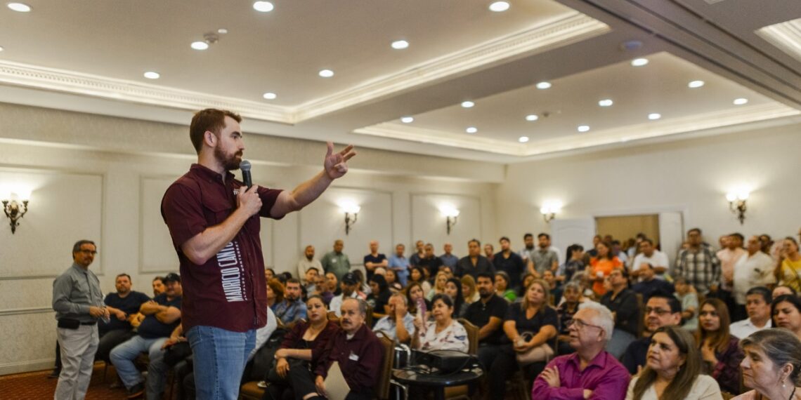 Respaldará Mauricio a docentes de Monterrey