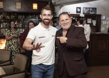 “El abuelo” Cruz refrenda apoyo a Mauricio Cantú
