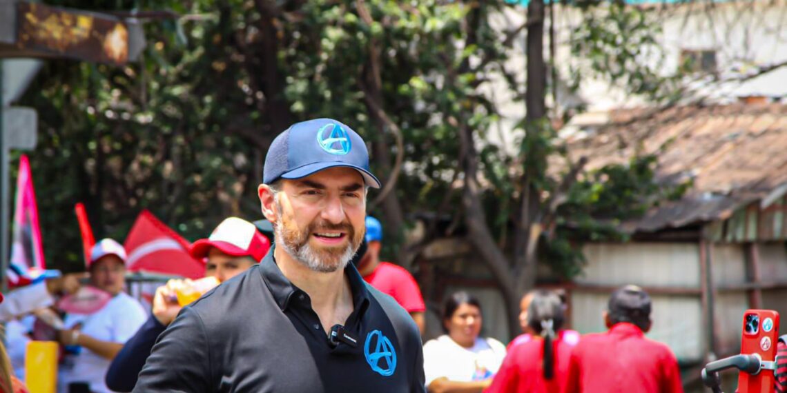 Denuncia Adrián de la Garza elecciones de Estado en Monterrey