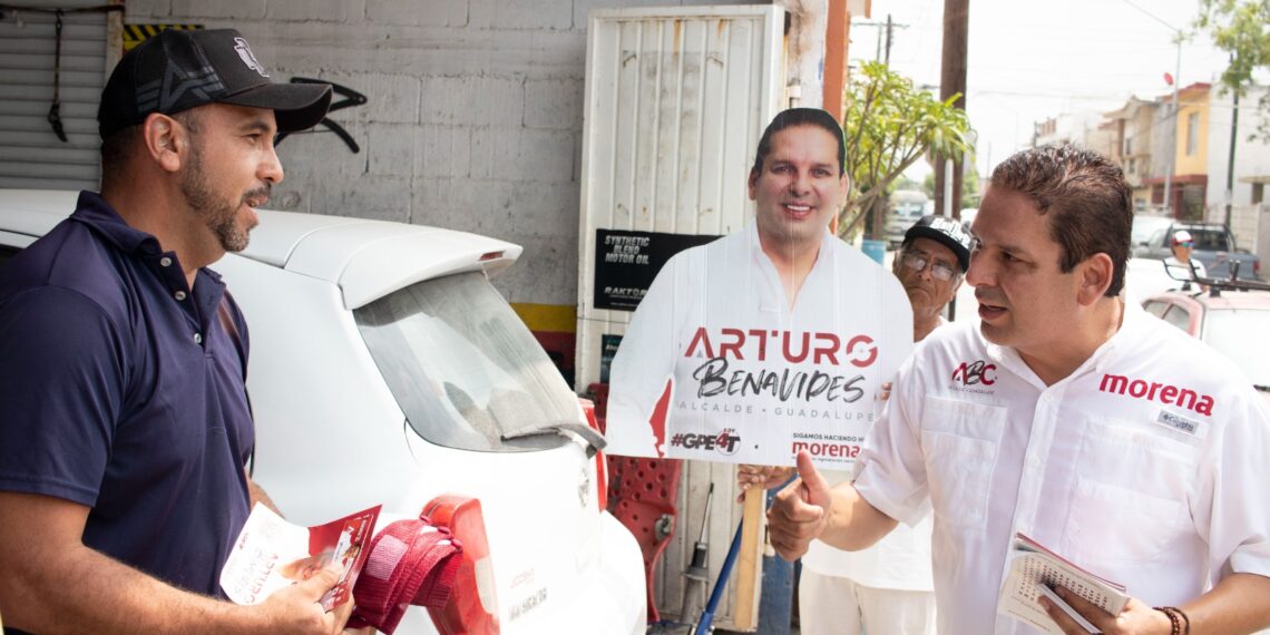 Arturo Benavides va contra malos olores del drenaje