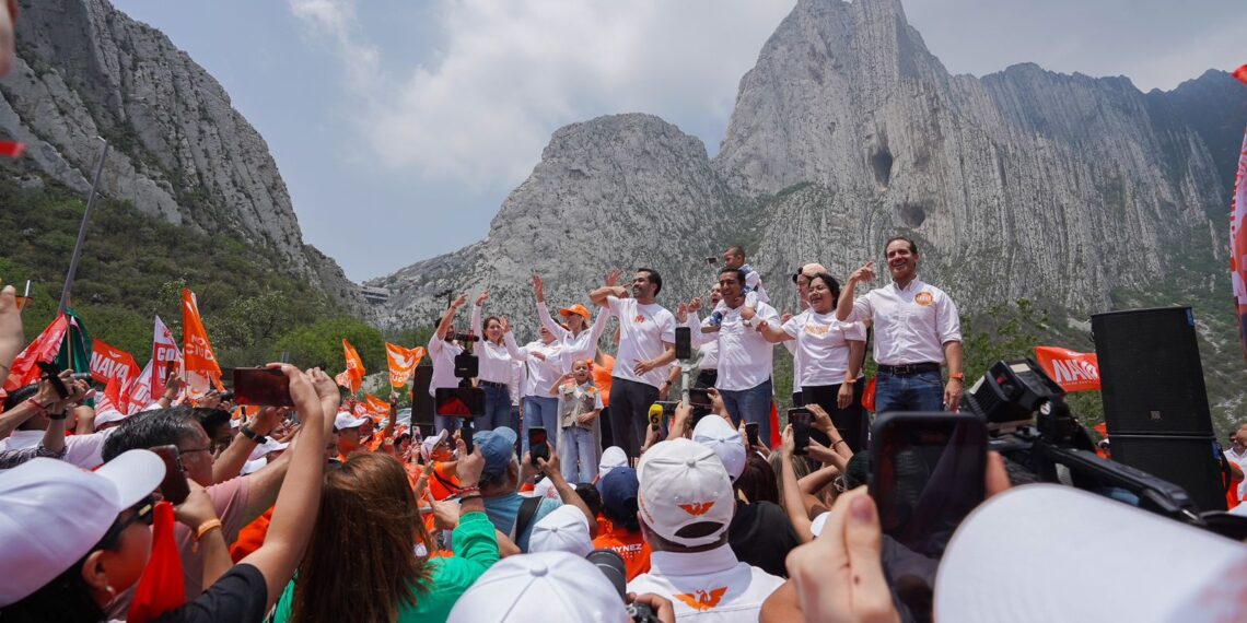 Realiza Máynez TikTok en la Huasteca