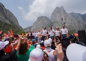 Realiza Máynez TikTok en la Huasteca