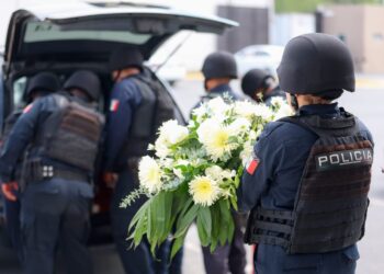 Rinde Pesquería homenaje a oficial caído en cumplimiento del deber