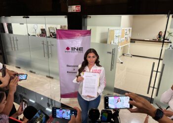 Karina Barrón presenta denuncia a Luis Donaldo