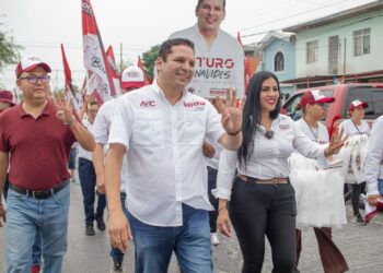 Se unen 200 panistas a campaña de Arturo Benavides