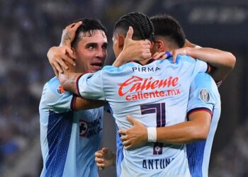 Rayados en problemas