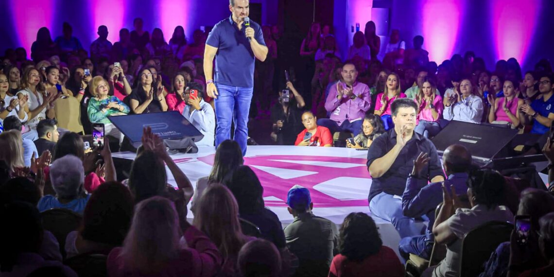 Anuncia Adrián regreso de “Tarjeta Rosa”