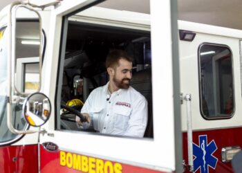 “Apoyaremos económicamente al cuerpo de bomberos”: Mauricio Cantú